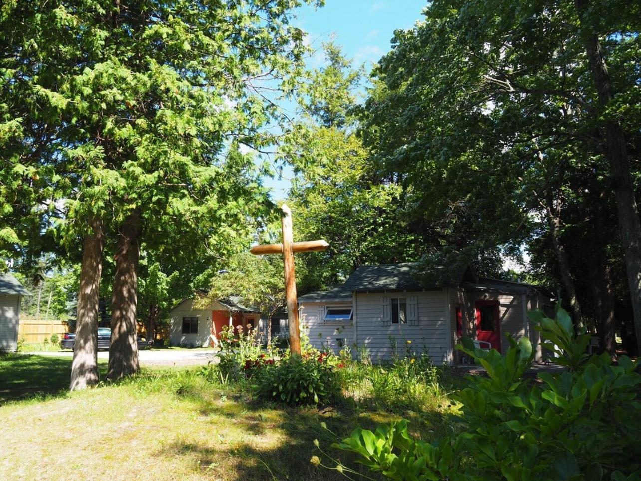 Sleeping Bear Riverside Cabins - Cabin #1 Honor Extérieur photo