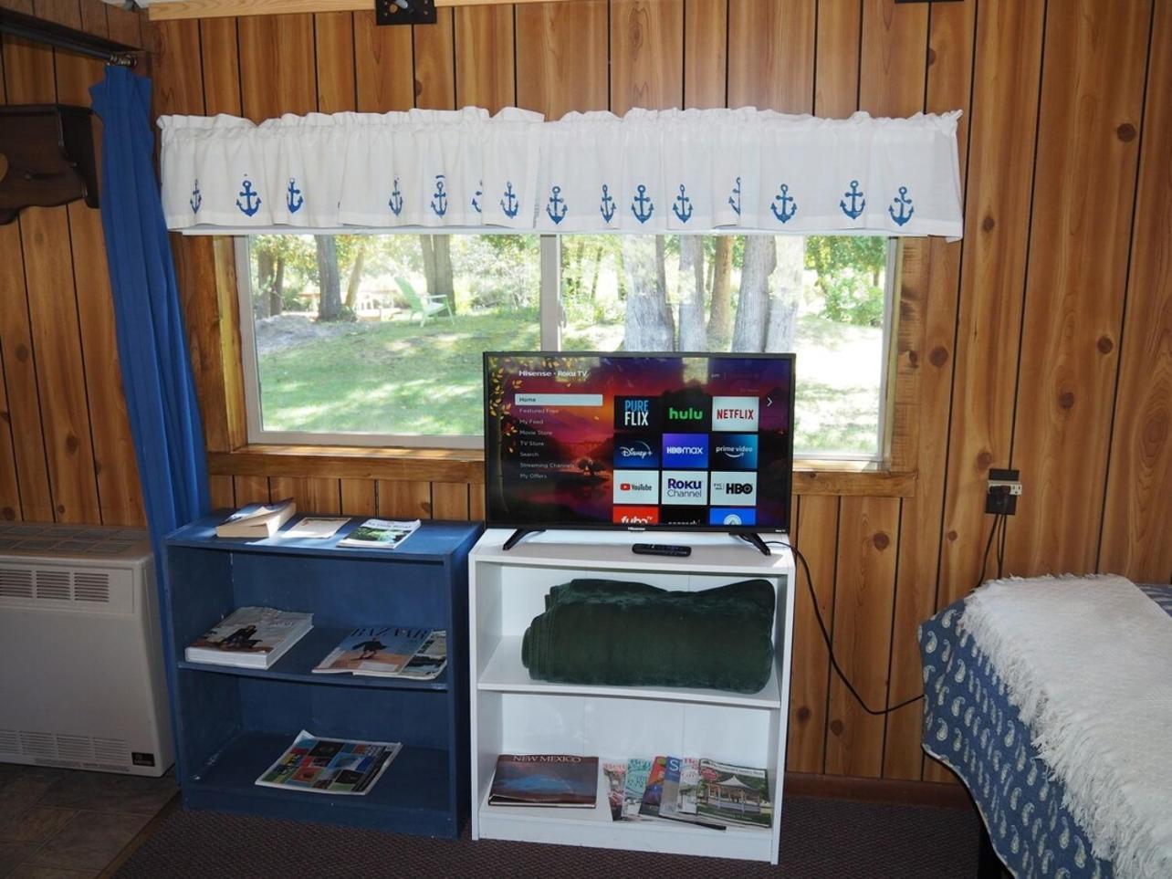 Sleeping Bear Riverside Cabins - Cabin #1 Honor Extérieur photo