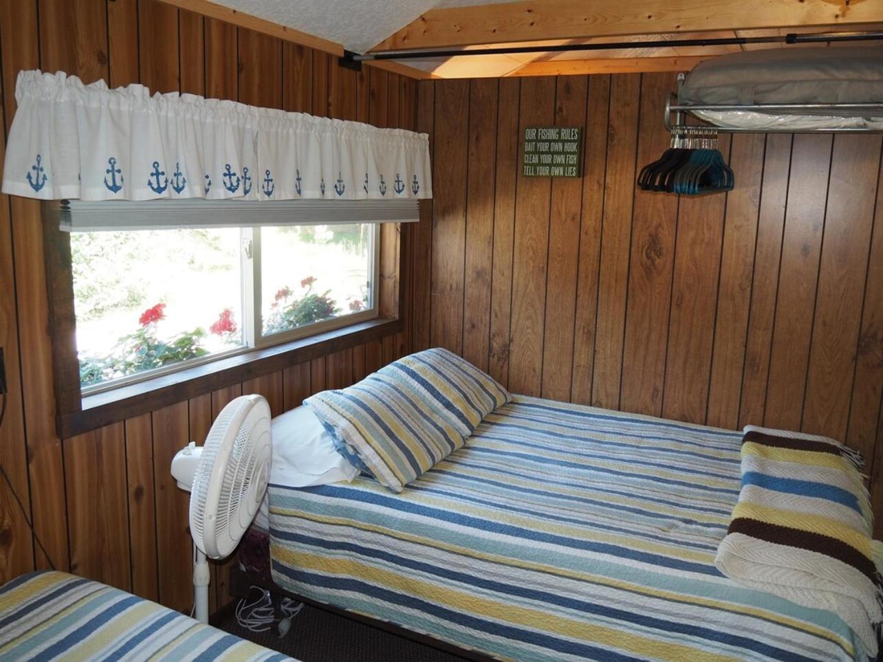 Sleeping Bear Riverside Cabins - Cabin #1 Honor Extérieur photo