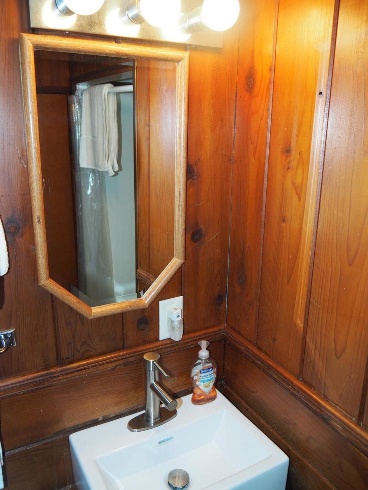 Sleeping Bear Riverside Cabins - Cabin #1 Honor Extérieur photo