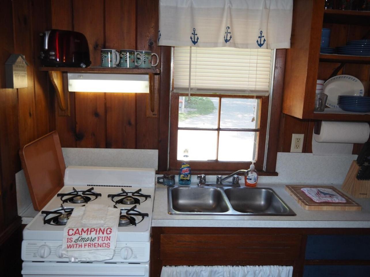 Sleeping Bear Riverside Cabins - Cabin #1 Honor Extérieur photo