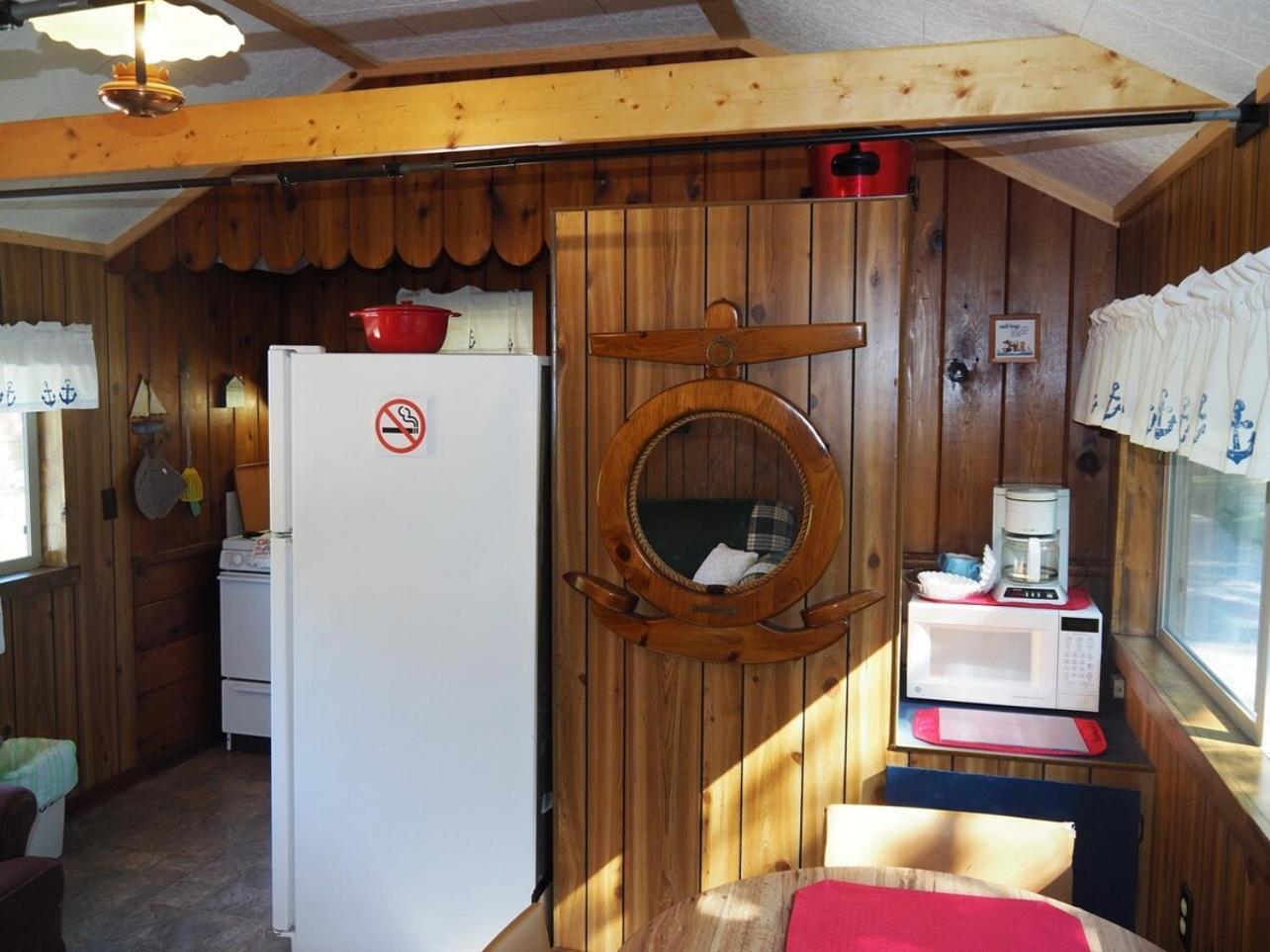 Sleeping Bear Riverside Cabins - Cabin #1 Honor Extérieur photo